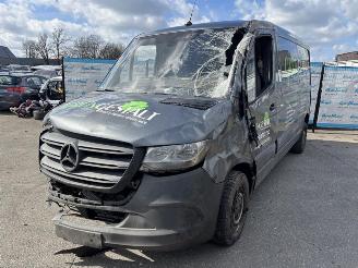 damaged commercial vehicles Mercedes Sprinter 211 CDI FWD L2 (910.623) 2020/12