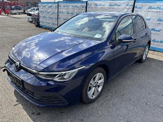 uszkodzony samochody osobowe Volkswagen Golf Life 1.5 (96kW) 2020/7