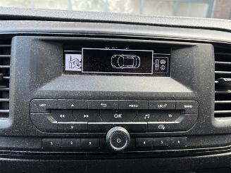 Peugeot Expert 231S 2.0 BlueHDI 120 Premium Pack | Storing AdBlue picture 20