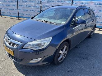 skadebil auto Opel Astra Sports Tourer 1.3 CDTi S/S Edition koppeling defect 2011/6