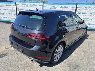 Volkswagen Golf GTI Performance DSG picture 3