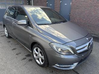 Mercedes B-klasse 180 B 180 Automaat | Half leder | Trekhaak | Bi-Xenon | Cruise picture 2