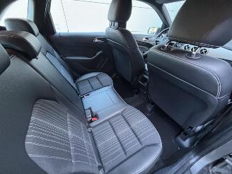 Mercedes B-klasse 180 B 180 Automaat | Half leder | Trekhaak | Bi-Xenon | Cruise picture 16