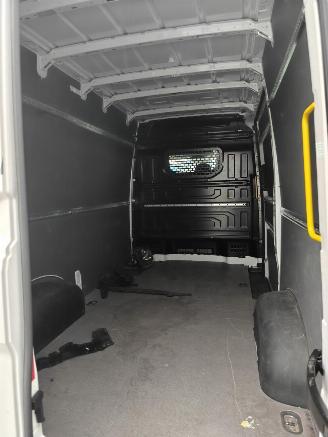 Volkswagen Crafter 35 L3H3 FWD picture 5