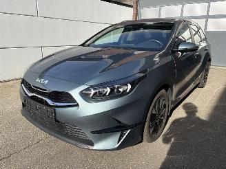 Schadeauto Kia Ceed Attract SW Automatik 1.4 Turbo 2025/12