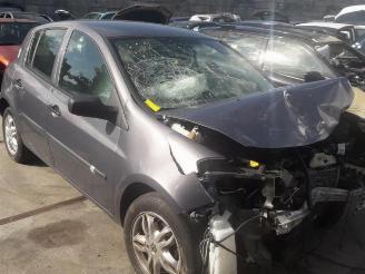 Salvage car Renault Clio Clio III (BR/CR), Hatchback, 2005 / 2014 1.2 16V TCe 100 2007/10