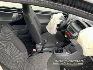 Toyota Aygo Aygo (B10), Hatchback, 2005 / 2014 1.0 12V VVT-i picture 6