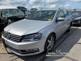 Coche siniestrado Volkswagen Passat Passat Variant (365), Combi, 2010 / 2015 2.0 TDI 16V 140 4Motion 2011/2