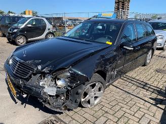 Vaurioauto  passenger cars Mercedes E-klasse  2005/1