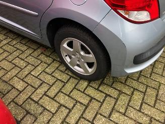 Peugeot 207  picture 9