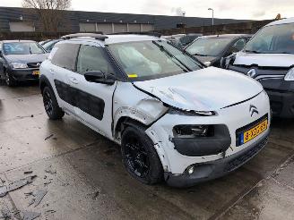 Vaurioauto  passenger cars Citroën C4 cactus  2014/11