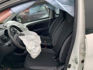 Peugeot 108  picture 6