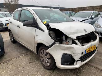 krockskadad bil auto Peugeot 108  2014/8
