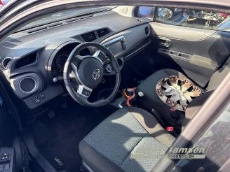 Toyota Yaris Yaris III (P13), Hatchback, 2010 / 2020 1.0 12V VVT-i picture 5