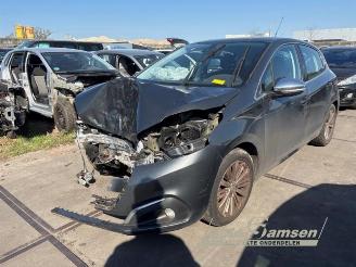 Auto da rottamare Peugeot 208 208 I (CA/CC/CK/CL), Hatchback, 2012 / 2019 1.6 Blue HDi 100 2015/12