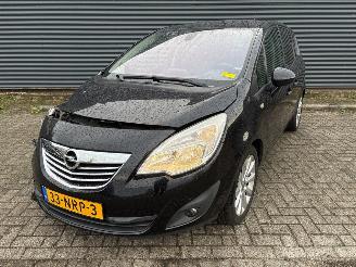 uszkodzony samochody osobowe Opel Meriva  2010/2