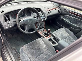 Honda Accord HATCHBACK picture 5