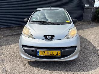 Peugeot 107  picture 2
