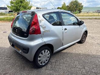 Peugeot 107  picture 5