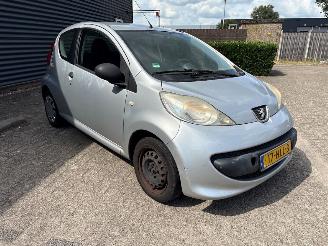 Peugeot 107  picture 3