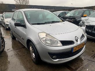 Renault Clio  picture 3