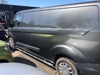 Ford Custom  picture 7