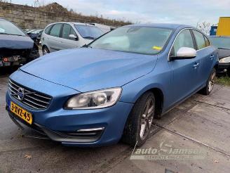 uszkodzony samochody osobowe Volvo S-60 S60 II (FS), Sedan, 2010 / 2018 1.6 DRIVe,D2 2014/11