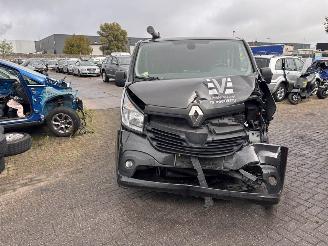 uszkodzony samochody osobowe Renault Trafic  2018/1