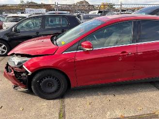 Voiture accidenté Ford Focus  2013/1