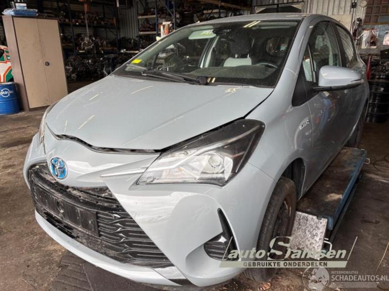 Toyota Yaris Yaris III (P13), Hatchback, 2010 / 2020 1.5 16V Hybrid