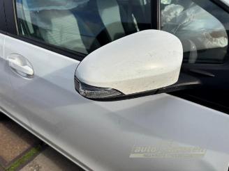 Toyota Yaris Yaris III (P13), Hatchback, 2010 / 2020 1.5 16V Hybrid picture 11