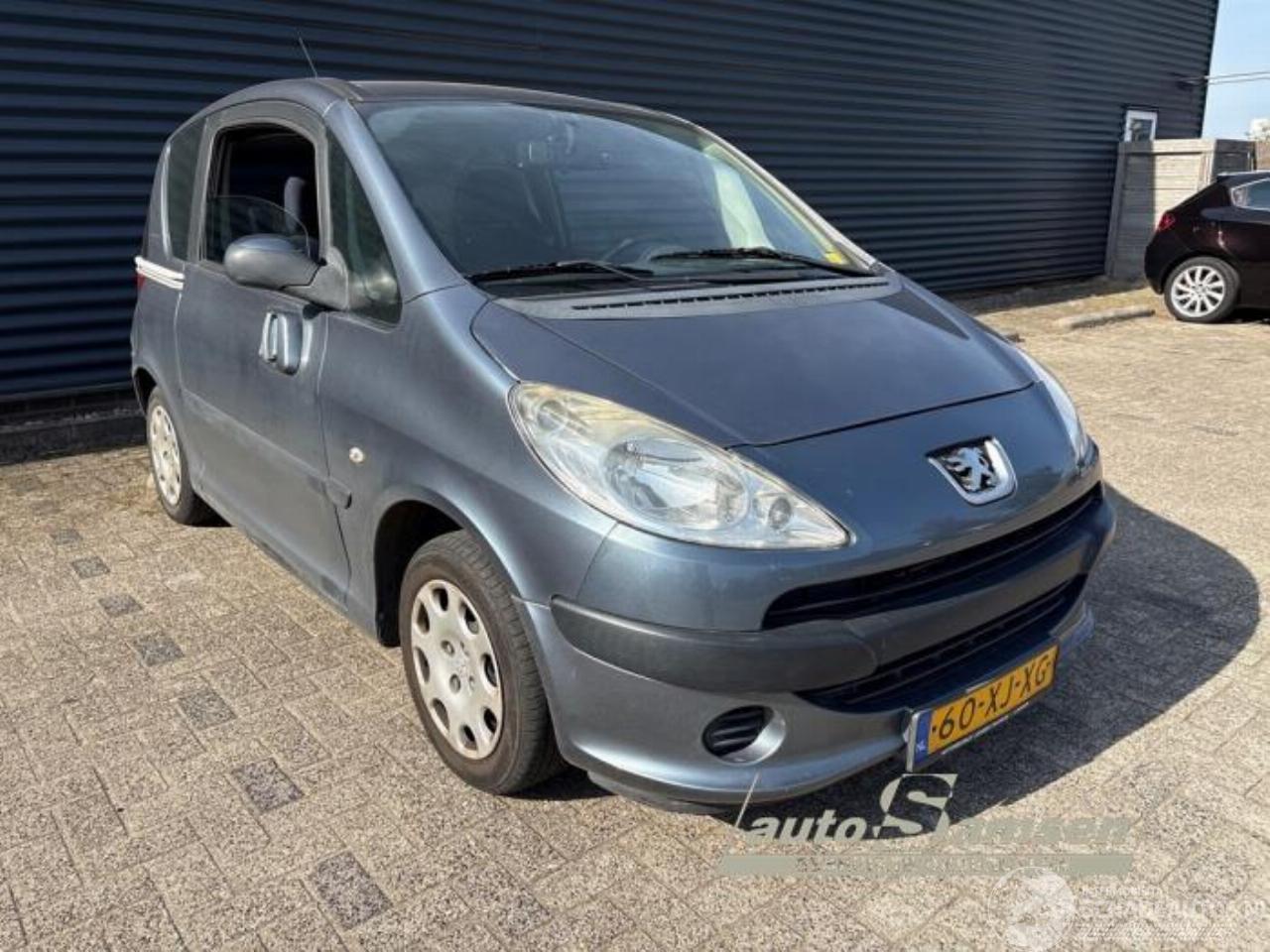 Peugeot 1007 1007 (KM), Hatchback 3-drs, 2004 / 2011 1.4