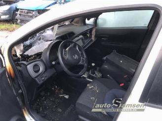 Toyota Yaris Yaris III (P13), Hatchback, 2010 / 2020 1.0 12V VVT-i picture 14