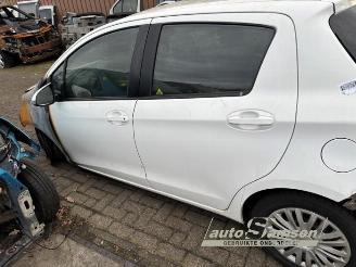 Toyota Yaris Yaris III (P13), Hatchback, 2010 / 2020 1.0 12V VVT-i picture 4