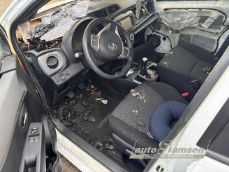 Démontage voiture Toyota Yaris Yaris III (P13), Hatchback, 2010 / 2020 1.0 12V VVT-i 2014/3