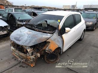 Toyota Yaris Yaris III (P13), Hatchback, 2010 / 2020 1.0 12V VVT-i picture 15
