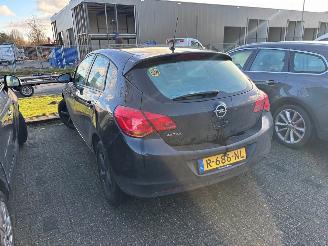 Opel Astra Astra J Hatchback - 1.4 16V ecoFLEX Hatchback 4Dr Benzine 1.398cc 74kW (101pk) FWD 2009-12/2015-10 (PC6EB; PC6ET; PD6EB; PD6ET; PE6EB; PF6EB) A14XER picture 3