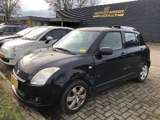 Damaged car Suzuki Swift Swift (ZA/ZC/ZD1/2/3/9) Hatchback 2005 / 2010 - 1.3 VVT 16V Hatchback  Benzine 1.328cc 68kW (92pk) FWD 2005-02/2010-09 (EZC11; MZA11; MZC11; NZA11; NZC11) M13AVVT 2008/5