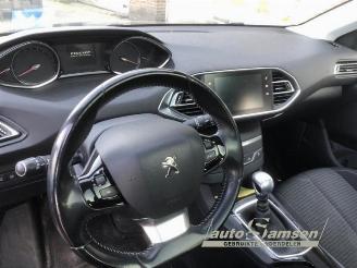 Peugeot 308 308 SW (L4/L9/LC/LJ/LR), Combi 5-drs, 2014 / 2021 1.2 12V e-THP PureTech 110 picture 9