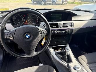 BMW 3-serie 3 serie (E90) Sedan 2005 / 2011 - 318i 16V Sedan 4Dr Benzine 1.995cc 95kW (129pk) RWD 2005-09/2007-08 (PF71; PF72; VA51; VA52; VG51; VG52) N46B20B picture 9