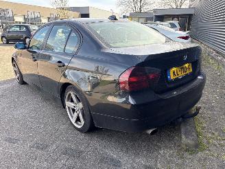 BMW 3-serie 3 serie (E90) Sedan 2005 / 2011 - 318i 16V Sedan 4Dr Benzine 1.995cc 95kW (129pk) RWD 2005-09/2007-08 (PF71; PF72; VA51; VA52; VG51; VG52) N46B20B picture 4