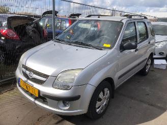 Coche accidentado Suzuki Ignis Airco - New Ignis (MH) Hatchback 5-drs 2003 / 2007 - 1.3 16V Hatchback 4Dr Benzine 1.328cc 69kW (94pk) FWD 2003-09/2007-12 (MHX51) M13AVVT 2004/2