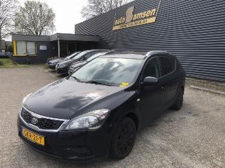 Kia Cee d Cee\'d Sporty Wagon (EDF) Combi 2007 / 2012 - 1.6 CVVT 16V Combi/o  Benzine 1.596cc 92kW (125pk) FWD 2009-06/2012-12 (EDF5PH; EDF5PI) G4FC picture 5