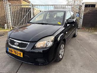 Schadeauto Kia Rio Rio II (DE) Hatchback 2005 / 2011 - 1.4 16V Hatchback  Benzine 1.399cc 71kW (97pk) FWD 2005-03/2011-12  G4EE 2011/11