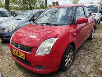 Damaged car Suzuki Swift Swift (ZA/ZC/ZD1/2/3/9) Hatchback 2005 / 2010 - 1.5 VVT 16V Hatchback  Benzine 1.490cc 75kW (102pk) FWD 2005-02/2010-09 (EZC21; MZA21; MZC21; NZA21; NZC21) M15A 2007/6