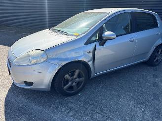 Fiat Grande Punto Grande Punto (199) Hatchback 2005 -1.2 Hatchback  Benzine 1.242cc 48kW (65pk) FWD 2005-10 (199AXA1; BXA1) 199A4000; EURO4 picture 7