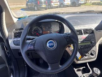 Fiat Grande Punto Grande Punto (199) Hatchback 2005 -1.2 Hatchback  Benzine 1.242cc 48kW (65pk) FWD 2005-10 (199AXA1; BXA1) 199A4000; EURO4 picture 9