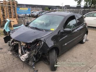 Purkuautot passenger cars Renault Clio Clio III (BR/CR), Hatchback, 2005 / 2014 1.2 16V 75 2010/1