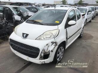 Salvage car Peugeot 107 107, Hatchback, 2005 / 2014 1.0 12V 2011/2