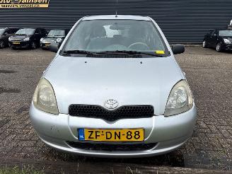 Toyota Yaris Zonder Airco - Yaris (P1) Hatchback 1999 / 2005 - 1.0 16V VVT-i Hatchback  Benzine 998cc 50kW (68pk) FWD 1999-04/2005-09 (SCP10) 1SZFE picture 2